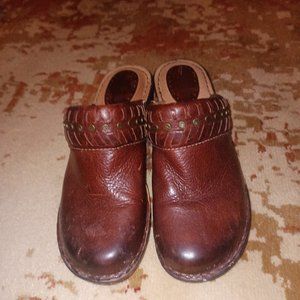 Comfortiva clogs size 7-1/2